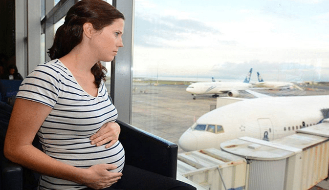هل سفر الحامل في الشهور الأولي خطر علي الجنين؟ 