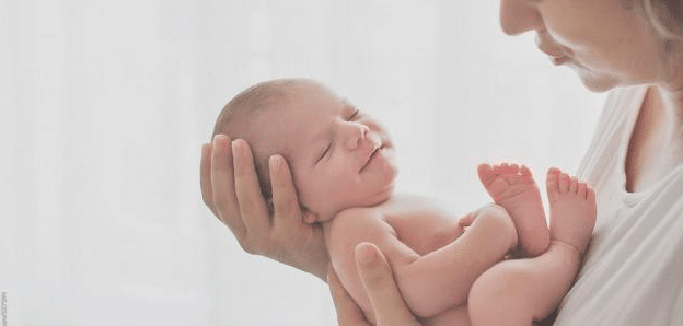 أهمية الرضاعة الطبيعية على الطفل والأم