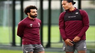 مجمد صلاح يوجه رسالة لفان دايك