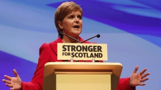 كوفيد في اسكتلندا: نيكولا ستيرجن تحذر من قواعد أكثر صرامة