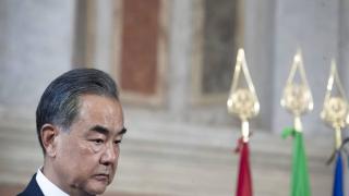 وزير الخارجية الصيني يحذر من “تدخل” أمريكي في جولة أوروبا – بوليتيكو