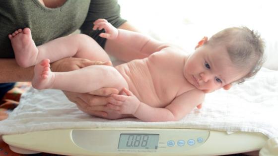 نقص وزن الرضيع بعد الولادة